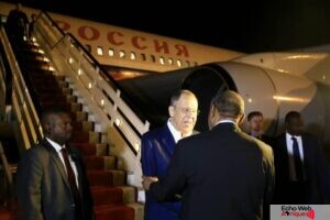 Que fait Sergueï Lavrov  à Conakry ?