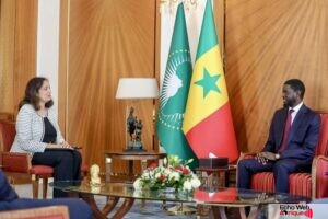 Que fait Uzra Zeya au Sénégal et en Guinée ?