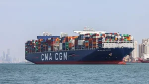 Un navire de CMA CGM perd 44 conteneurs en mer