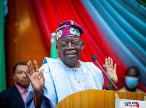 Bola Tinubu reconduit à la présidence de …