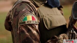 Mali : Un militaire éventre un cadavre dans une vidéo, suscitant l’indignation