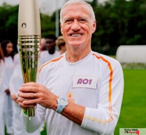 JO 2024 : Didier Deschamps porte la flamme olympique à Clairefontaine ! (photos)