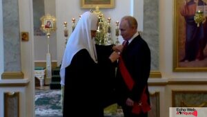 Le patriarche Cyrille honore Vladimir Poutine avec l’ordre du Saint-Prince Alexandre Nevski