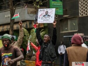 Le Kenya envisage de réintroduire des taxes après des manifestations mortelles