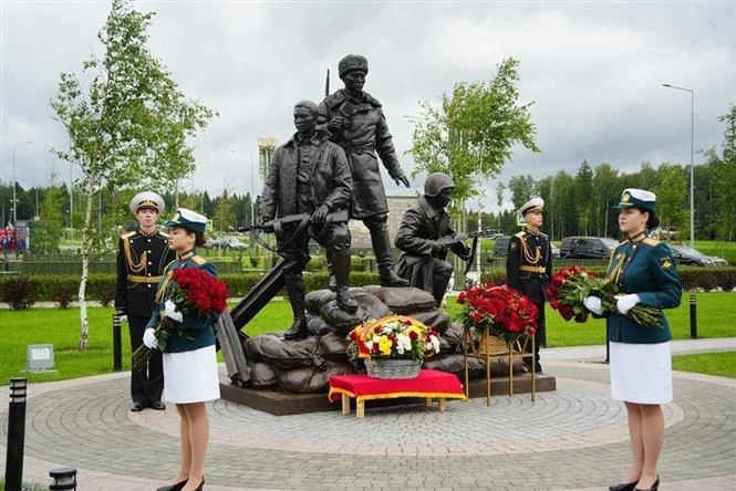 monument soldats vietnamiens 2302 jpg