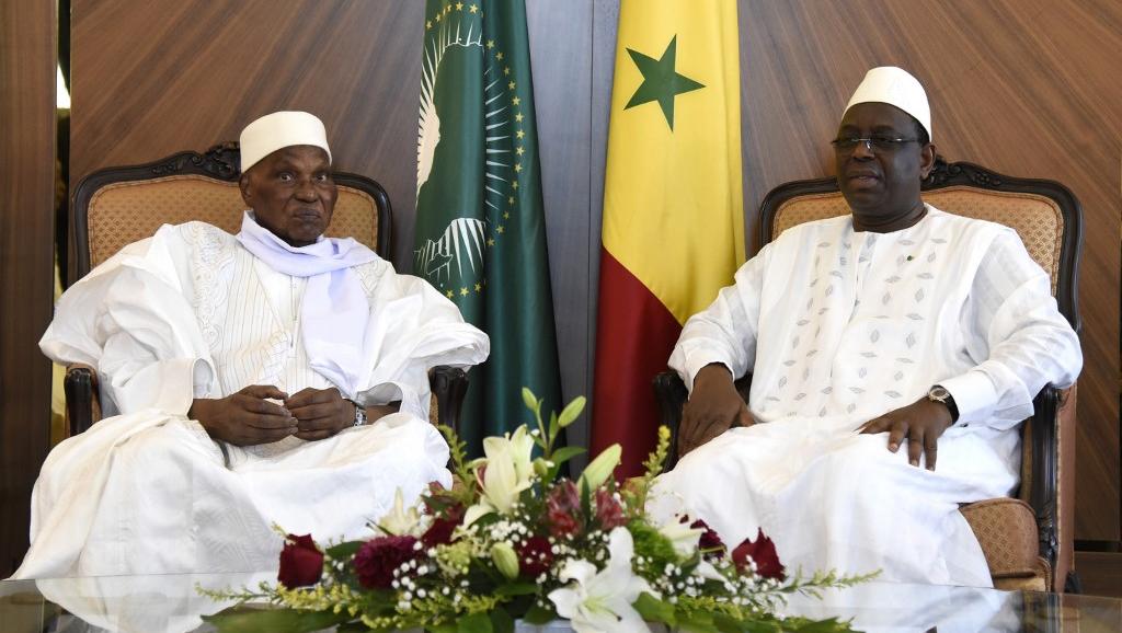 Législatives au Sénégal : Macky Sall et Abdoulaye Wade s’unissent pour affronter Sonko