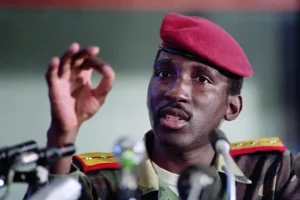 Burkina Faso : Retour à la devise révolutionnaire de Thomas Sankara