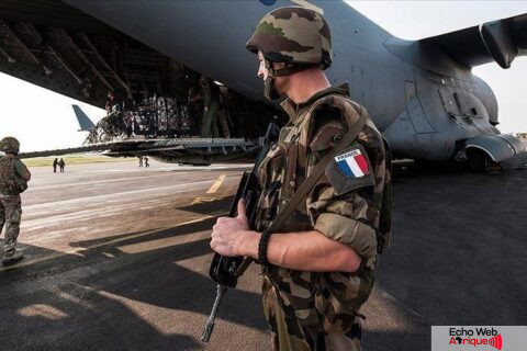 La France transfère deux bases militaires au Sénégal